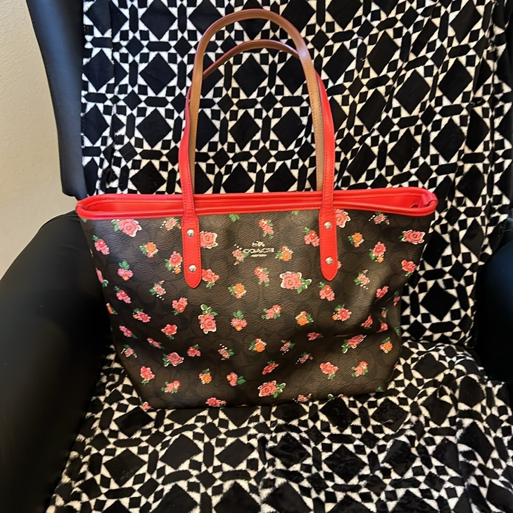 Coach bag gently used - Floral